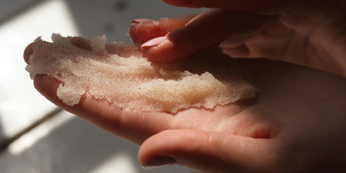 10 façons de prendre soin des mains, un des premiers signes de l'âge