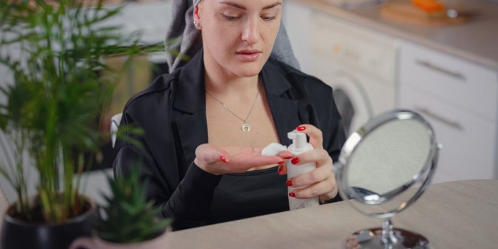 10 façons de prendre soin des mains, un des premiers signes de l'âge