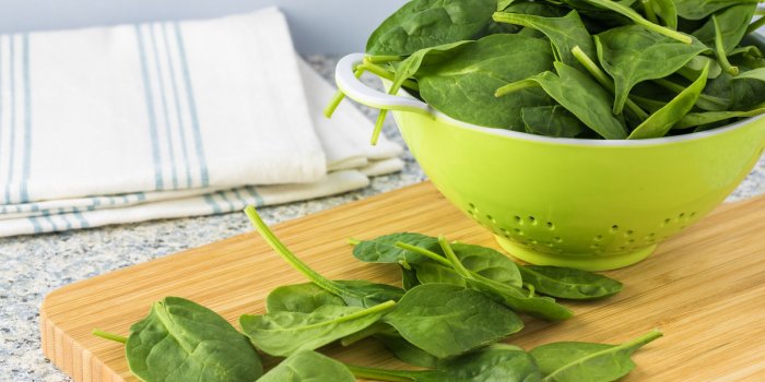 BouffÃ©es de chaleur : 10 aliments qui aident Ã  les rÃ©duire selon une mÃ©decin 