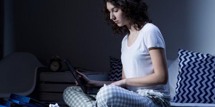 8 erreurs à ne pas faire si vous vous réveillez en pleine nuit