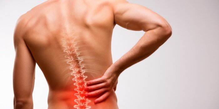 Calcul rénal : les symptômes d'alerte à prendre au sérieux