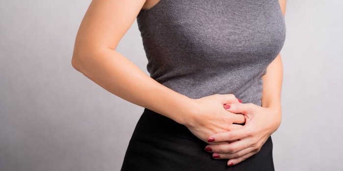 Cancer de l'ovaire : 5 symptômes trop souvent ignorés
