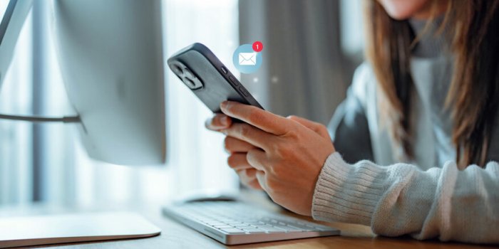 Smartphone : 7 habitudes qui trahissent votre anxiÃ©tÃ©