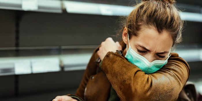 Rapports sexuels, postillons, nourriture⦠5 biais par lesquels le coronavirus se transmet