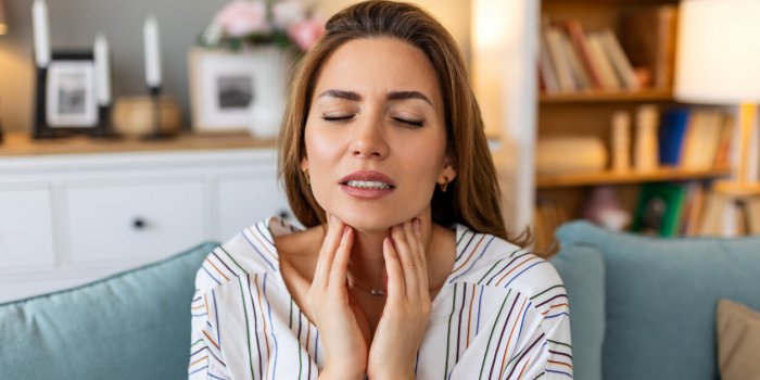 Comment savoir si on a un abcès dentaire : 7 symptômes à ne pas ignorer !