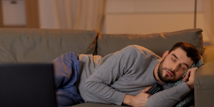 Mal de dos : 6 postures responsables de la douleur