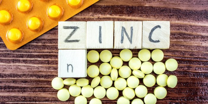 Goût métallique dans la bouche : les causes possibles