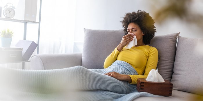 Goût métallique dans la bouche : les causes possibles
