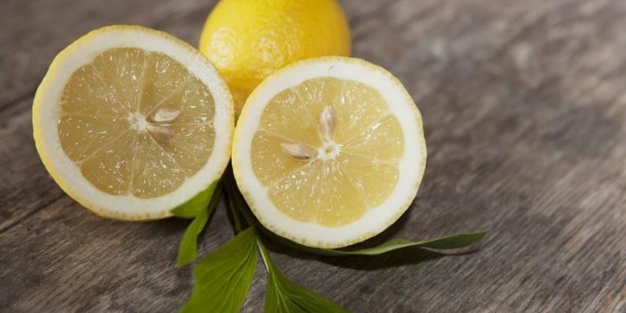 8 astuces pour retirer les mauvaises odeurs de votre frigo