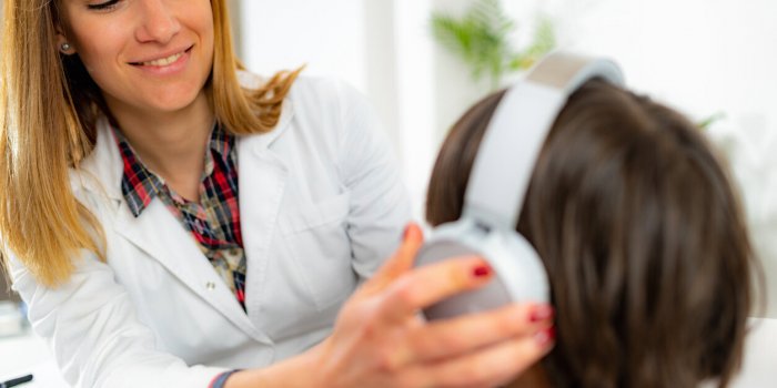 Pourquoi la douleur varie selon les personnes ? 7 méthodes validées par la science pour la soulager