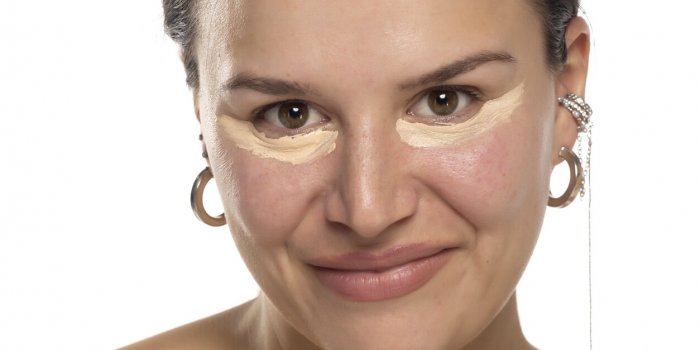 Fond de teint : 6 erreurs que même les habituées font (et les 6 astuces dâune pro pour les corriger)