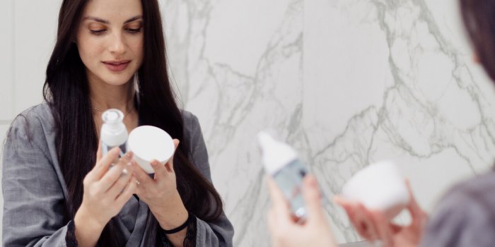 7 moyens de savoir si vous pouvez réutiliser votre crème solaire l'été suivant !