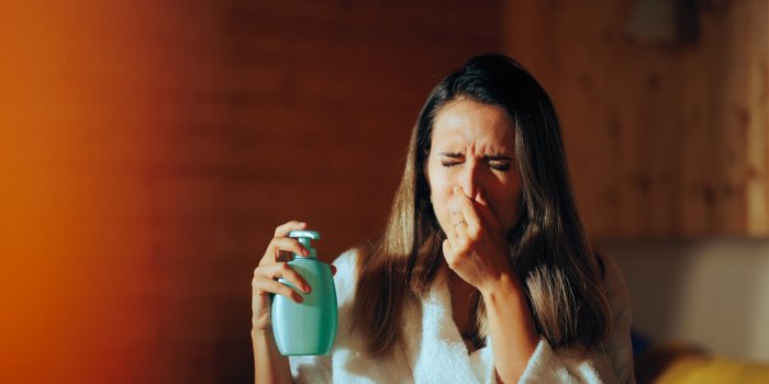 7 moyens de savoir si vous pouvez réutiliser votre crème solaire l'été suivant !