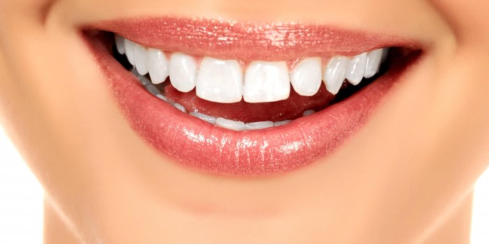8 habitudes dangereuses pour vos dents, selon un dentiste