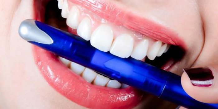 8 habitudes dangereuses pour vos dents, selon un dentiste