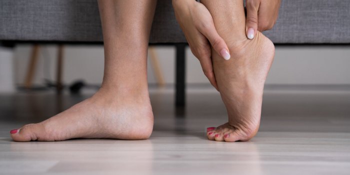 7 raisons pour lesquelles vous pouvez avoir mal aux pieds