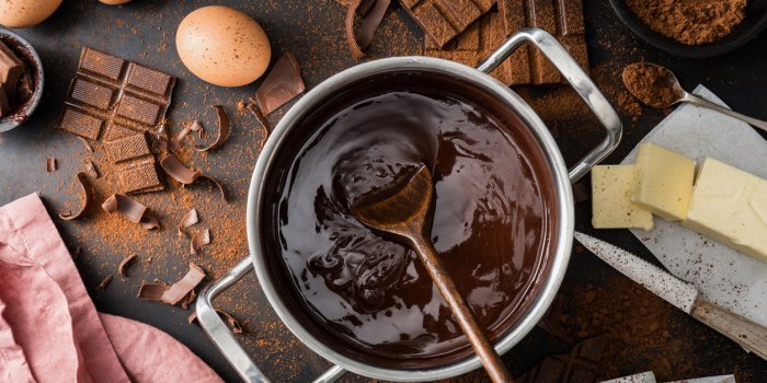 Pâtisserie, saucisse, gin : top 10 des aliments qui font grossir les Français pendant le confinement