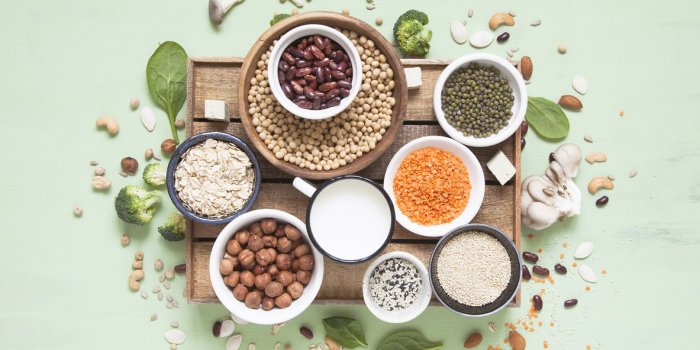 Pâtisserie, saucisse, gin : top 10 des aliments qui font grossir les Français pendant le confinement
