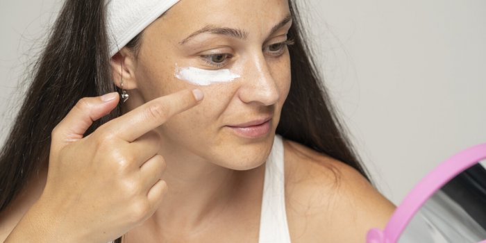 Poches sous les yeux : 7 astuces dâexpertes pour sâen dÃ©barrasser