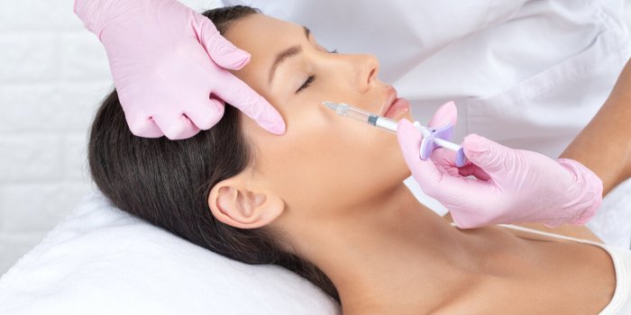 Poches sous les yeux : 7 astuces dâexpertes pour sâen dÃ©barrasser