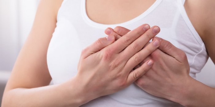5 auto-massages pour des seins en pleine forme