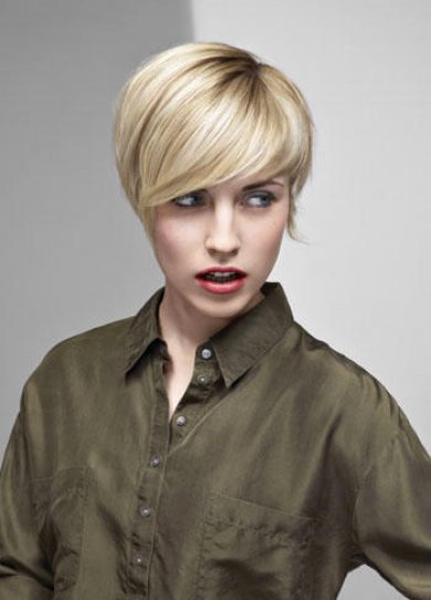 25 idées de coiffures spéciales cheveux raides