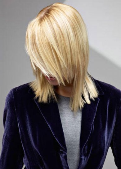 25 idées de coiffures spéciales cheveux raides