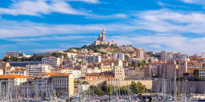 Amour de vacances : les 10 meilleures villes pour flirter cet été