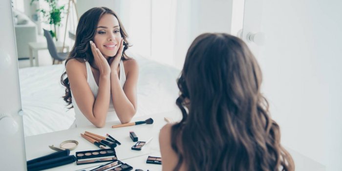 7 astuces pour faire tenir son maquillage quand il fait chaud