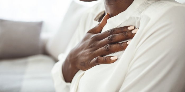7 raisons pour lesquelles vous pouvez avoir des difficultés à respirer lorsque vous êtes allongé
