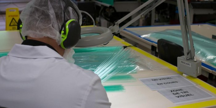 AVC, anévrisme⦠la fabrication des stents et des cathéters en images