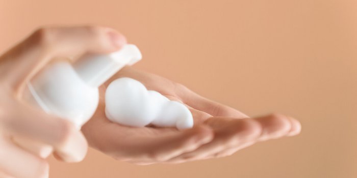 Le meilleur savon pour le visage selon votre type de peau d'aprÃ¨s la dermatologue