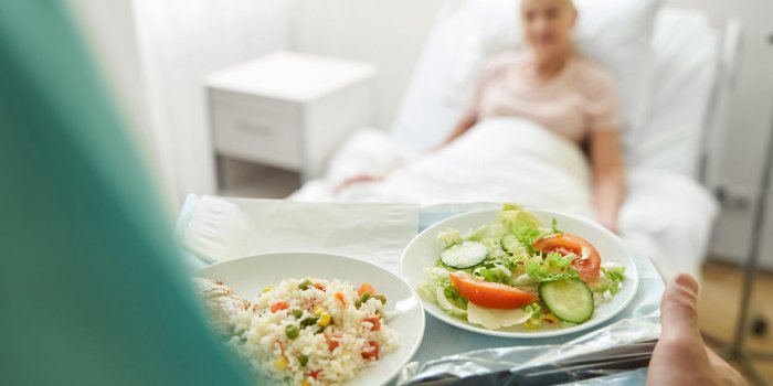 Ces signes de dénutrition à repérer (et ce n'est pas uniquement le poids !)