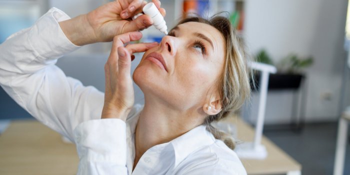 9 conseils dâun ophtalmo pour vous maquiller les yeux sans risque