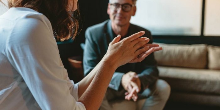 Presbyacousie : 6 habitudes qui montrent une perte de votre audition 
