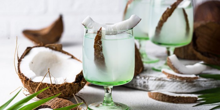 Les 7 bienfaits de lâeau de coco pour lâorganisme