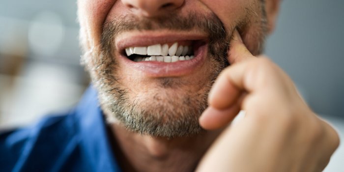 sore tooth decay dental care and pain