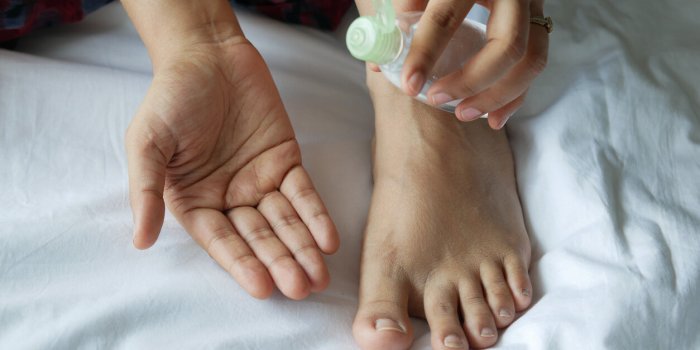 6 gestes à faire pour avoir de beaux pieds cet été, dâaprès une podologue