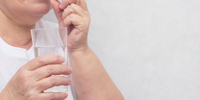 Ces médicaments qu'il ne faut jamais prendre avec un café