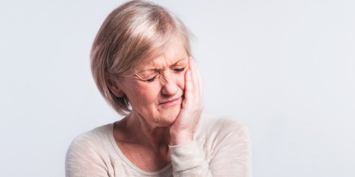 Tension : 8 symptômes qui révèlent une urgence hypertensive