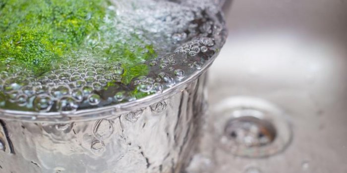 9 erreurs à ne pas faire quand vous lavez vos aliments