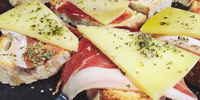 8 recettes malines pour recycler le restes de raclette ou de fondue