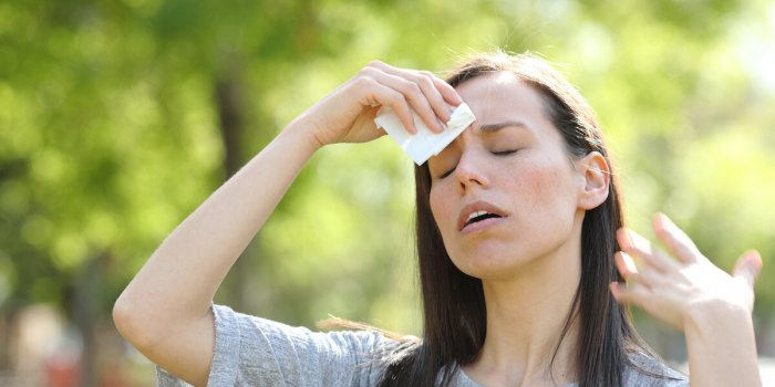7 raisons pour lesquelles vous pouvez avoir des palpitations cardiaques et des maux de tête en même temps