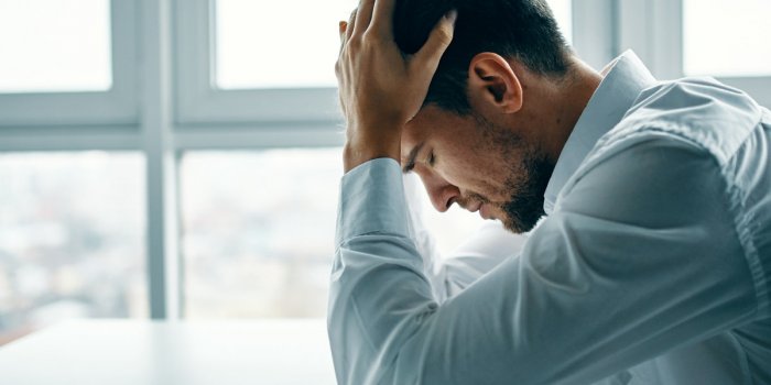 CÅur brisé : 5 étapes pour se remettre d'une rupture amoureuse