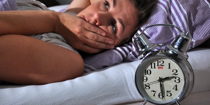 Apnée du sommeil, AVC, Alzheimer⦠5 signes au réveil qui doivent alerter