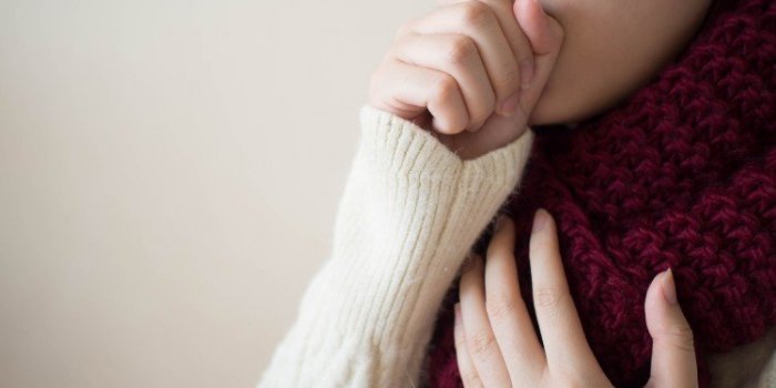 COVID : les premiers symptÃ´mes diffÃ¨rent selon les Ã¢ges et les sexes
