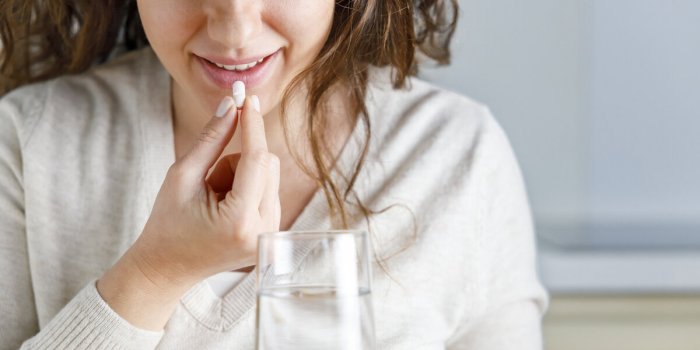 Vous vous rÃ©veillez avec une bouche sÃ¨che ? Voici ce que cela peut signifier