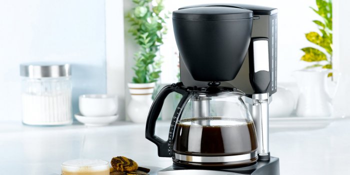 Frigo, machine à laver, micro-ondes : comment bien nettoyer ses appareils ménagers ?