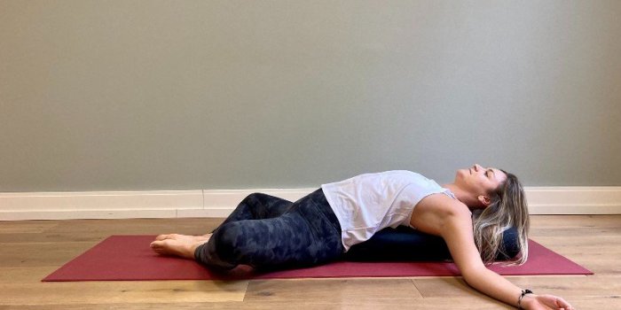 Hiver : 5 postures de yoga pour renforcer son immunité