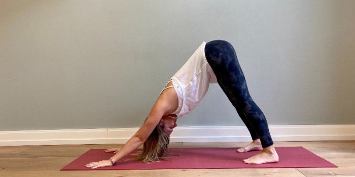 Hiver : 5 postures de yoga pour renforcer son immunité